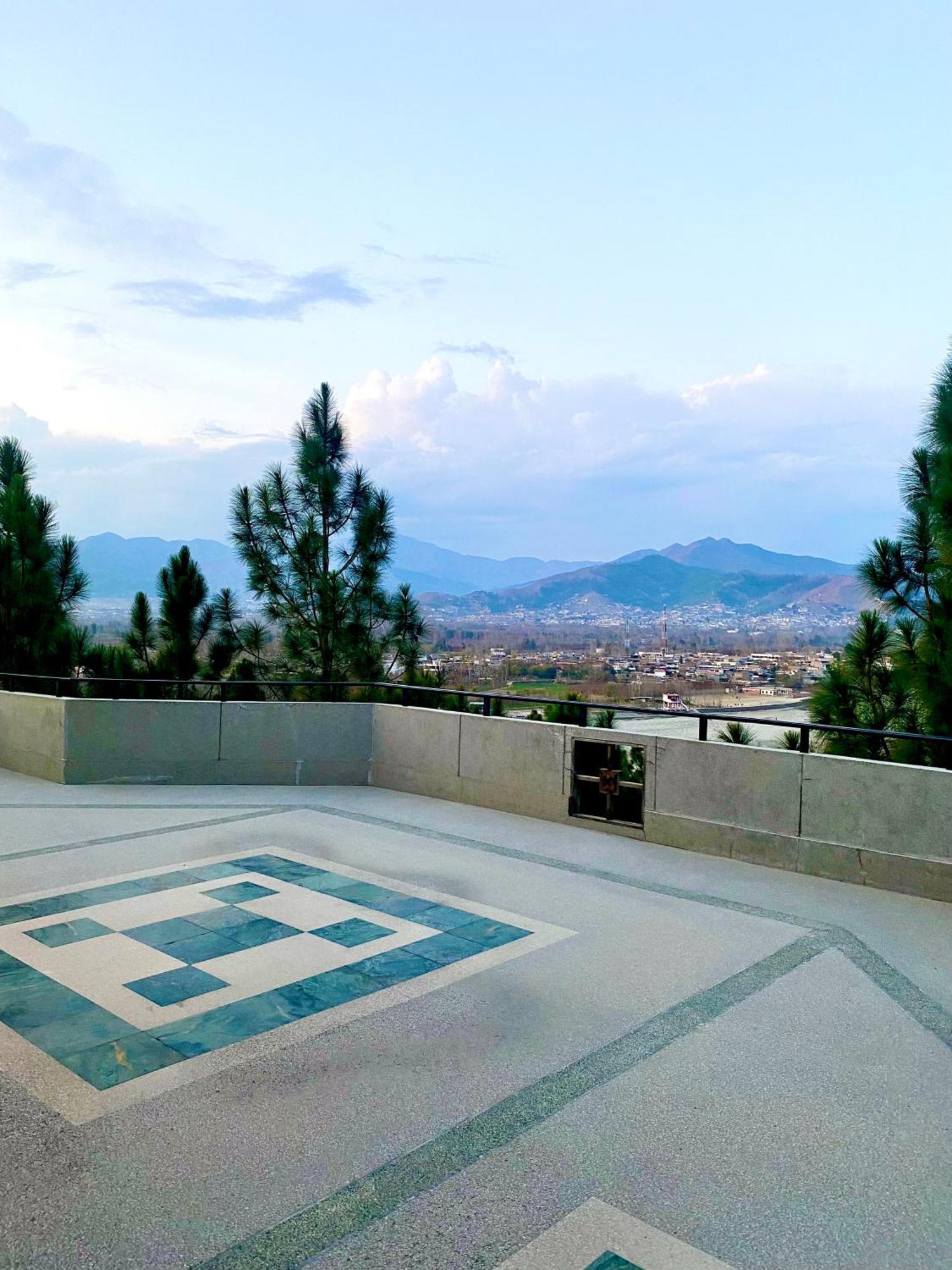 Rock City Resort Saidu Sharif Exteriér fotografie