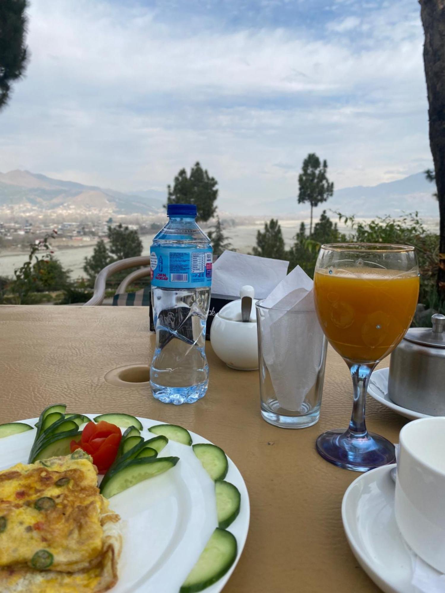 Rock City Resort Saidu Sharif Exteriér fotografie