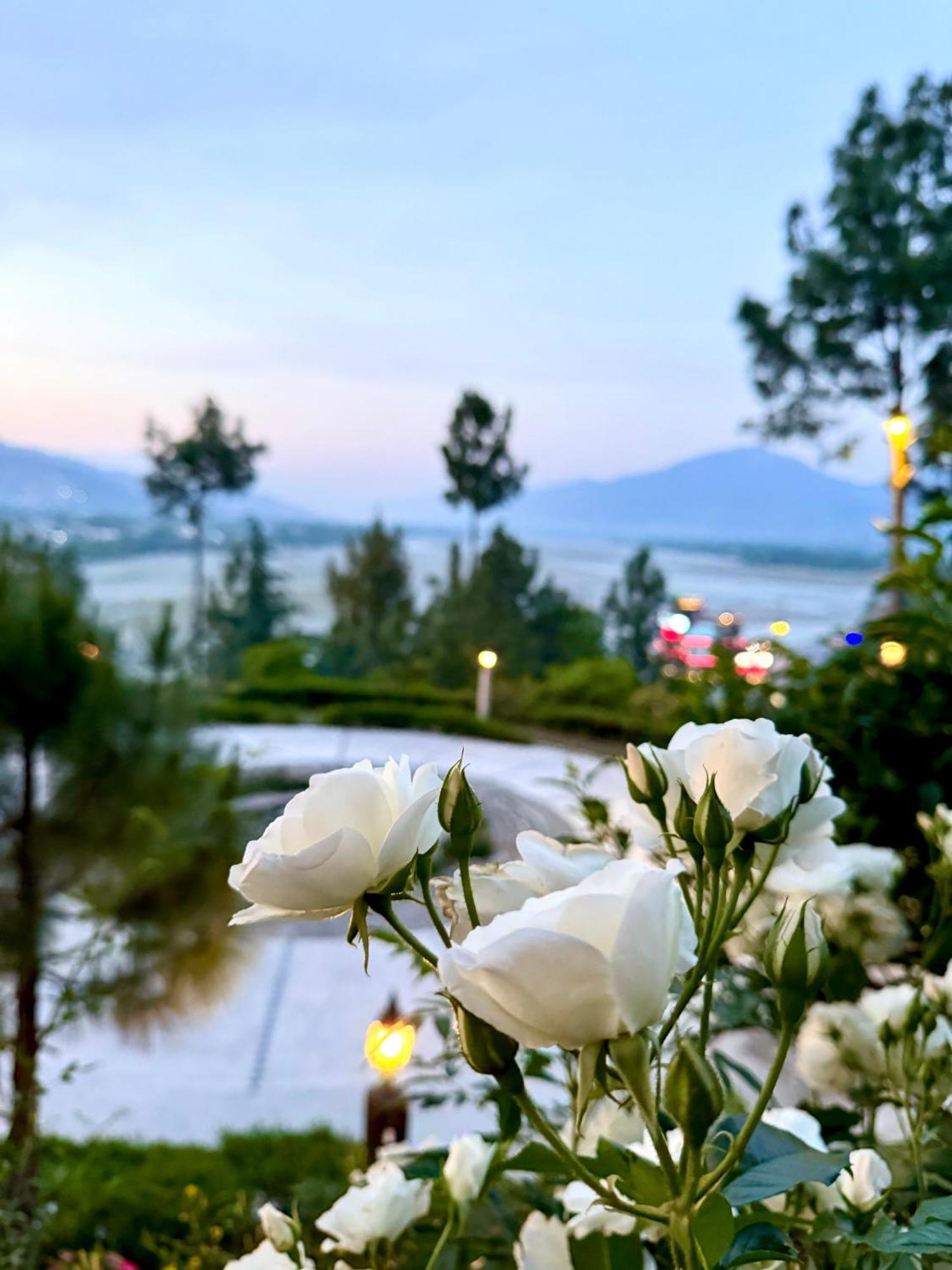 Rock City Resort Saidu Sharif Exteriér fotografie
