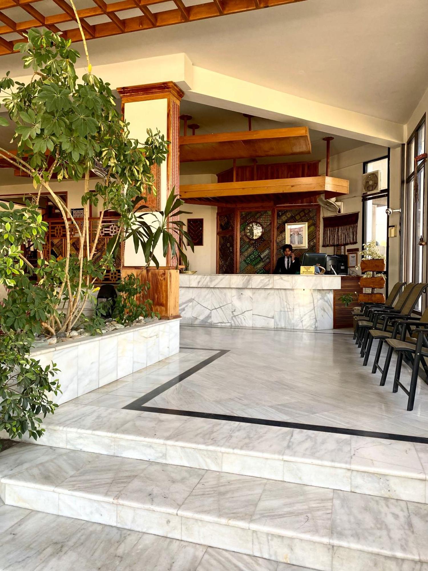 Rock City Resort Saidu Sharif Exteriér fotografie