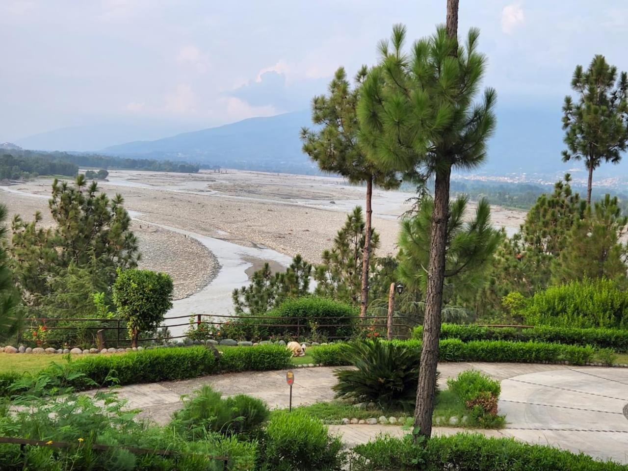 Rock City Resort Saidu Sharif Exteriér fotografie