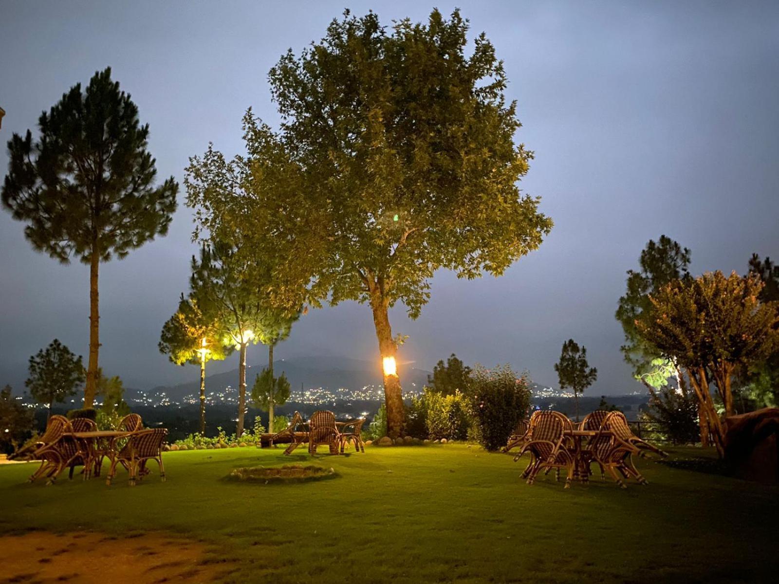 Rock City Resort Saidu Sharif Exteriér fotografie
