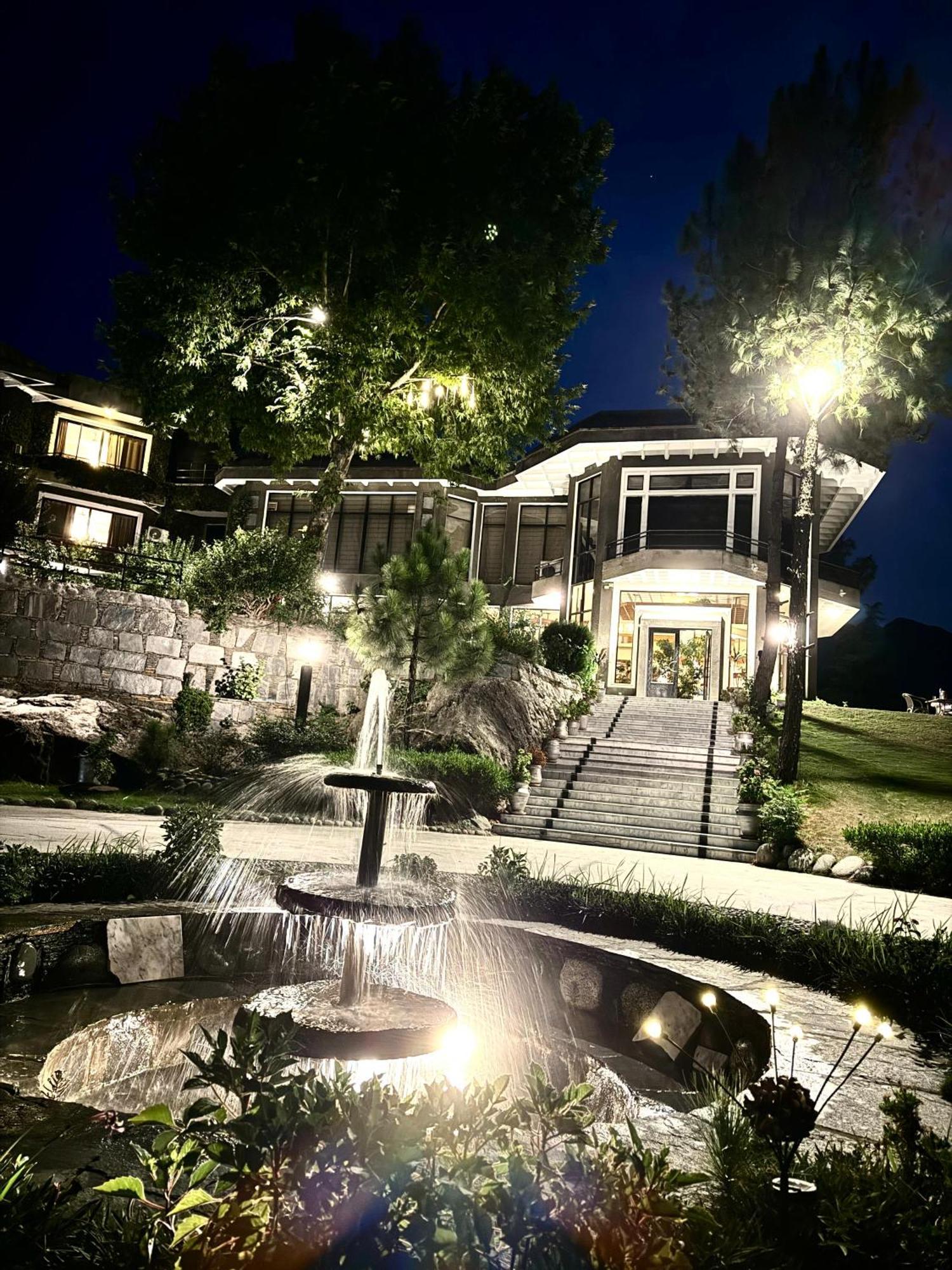 Rock City Resort Saidu Sharif Exteriér fotografie